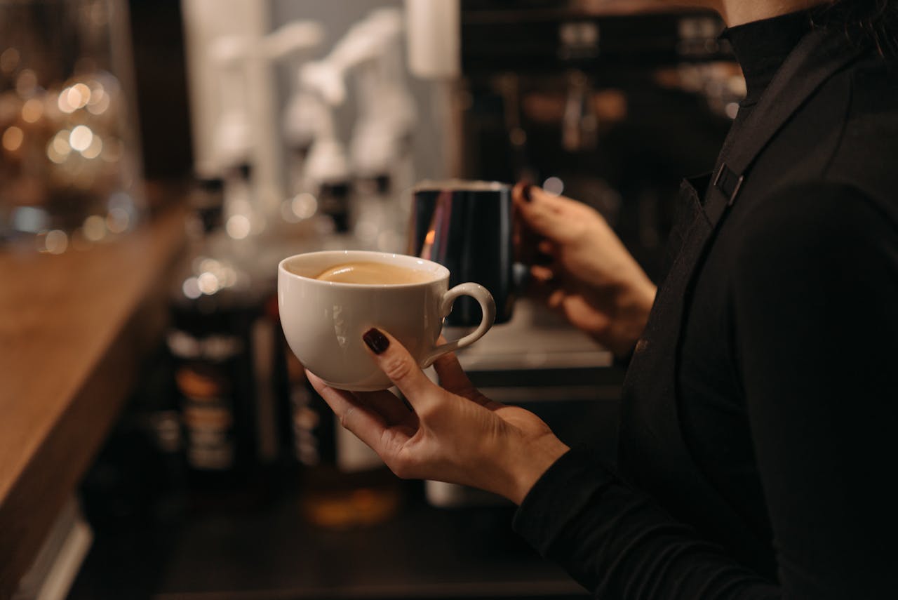 barista-making-coffee